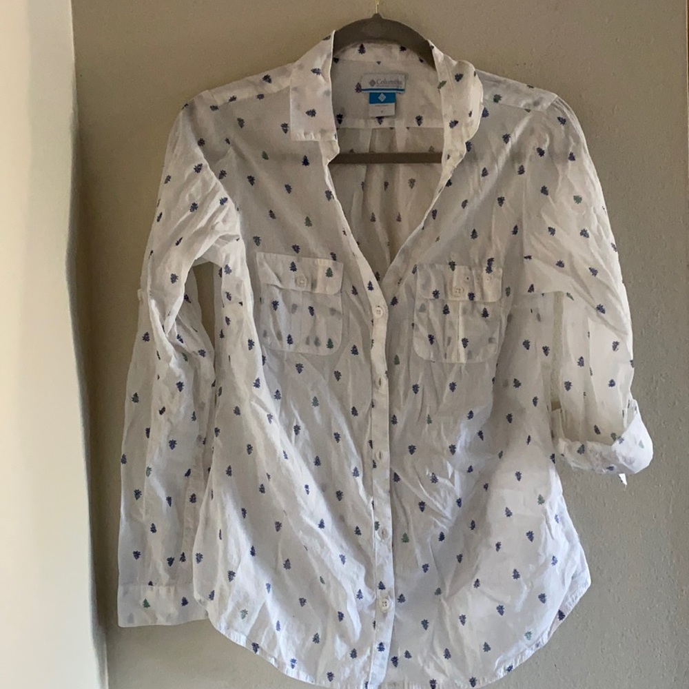 Columbia long sleeve shirt with Tree pattern Small